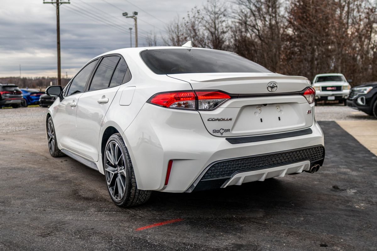 2021 Toyota Corolla SE photo 3