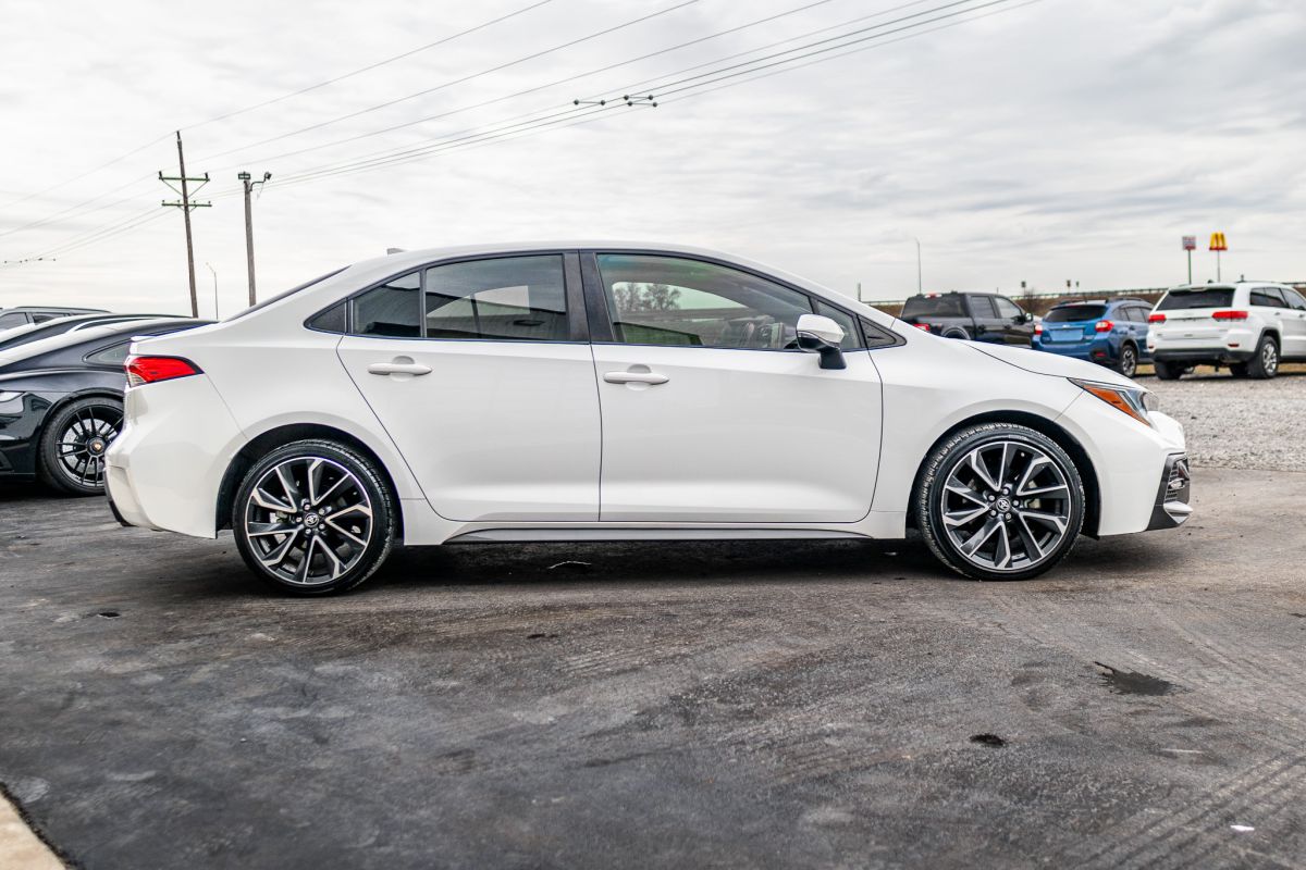 2021 Toyota Corolla SE photo 4