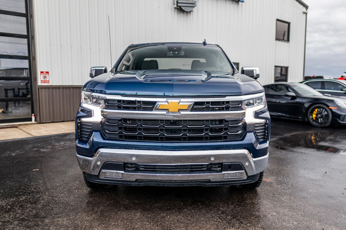 2023 Chevrolet Silverado 1500 LTZ photo 6