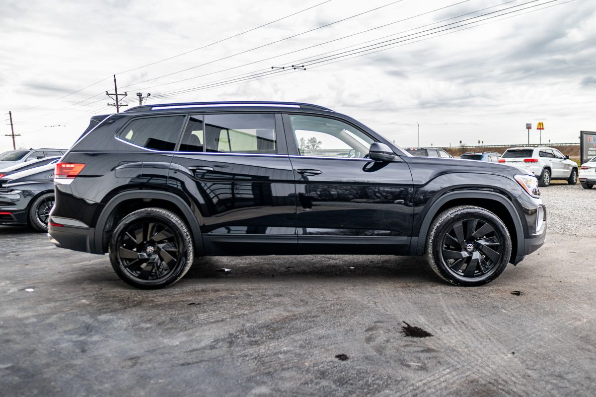 2024 Volkswagen Atlas SE w/Tech photo 4